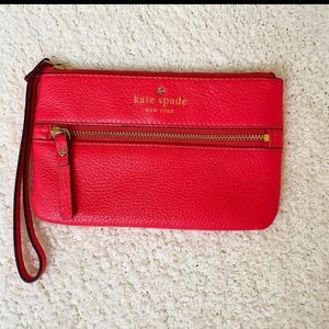 KATE SPADE- Cobble Hill Bee Wristlet nwt